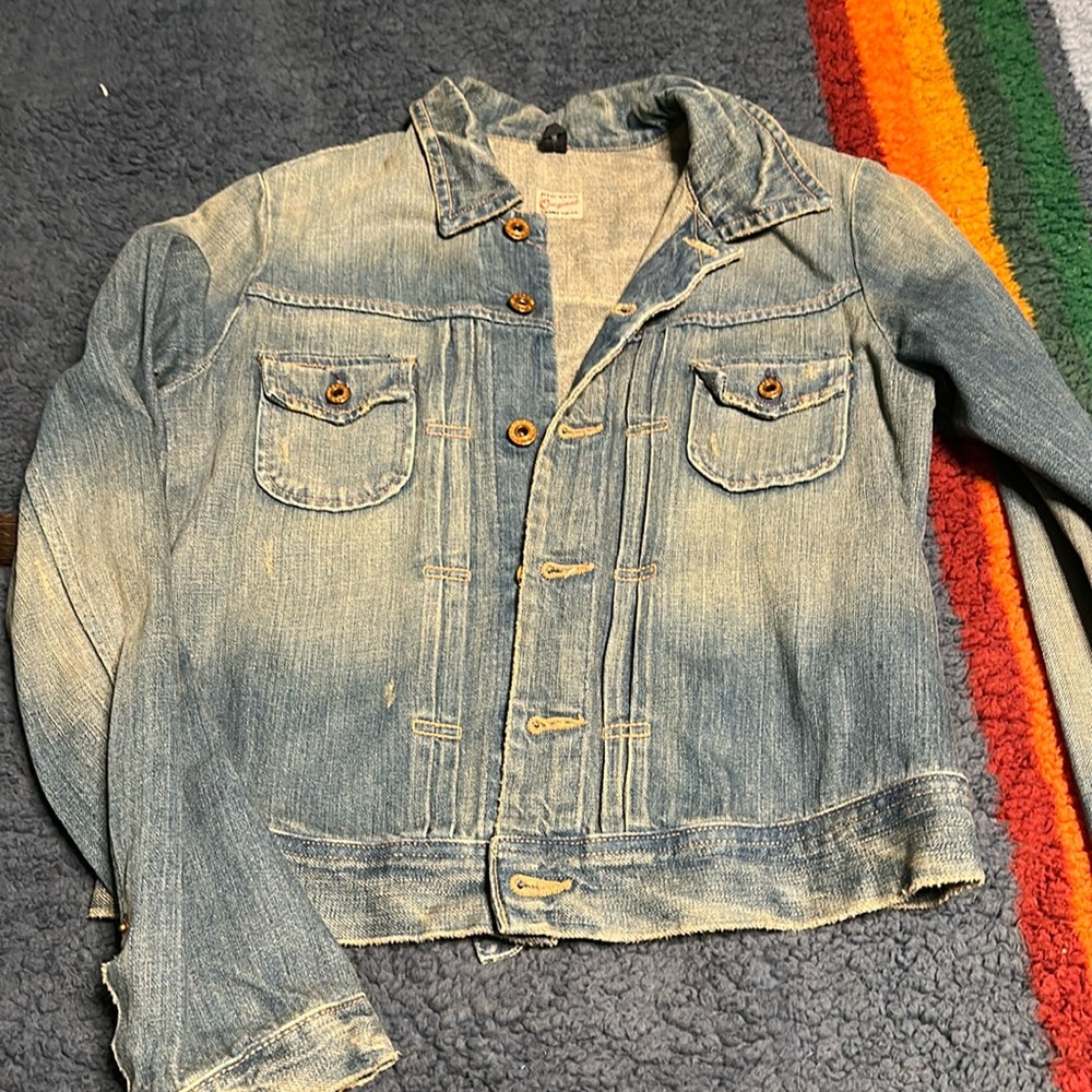 Big Star women’s distressed Jean jacket. NWOT 
SUPER cute fit. MEDIUM